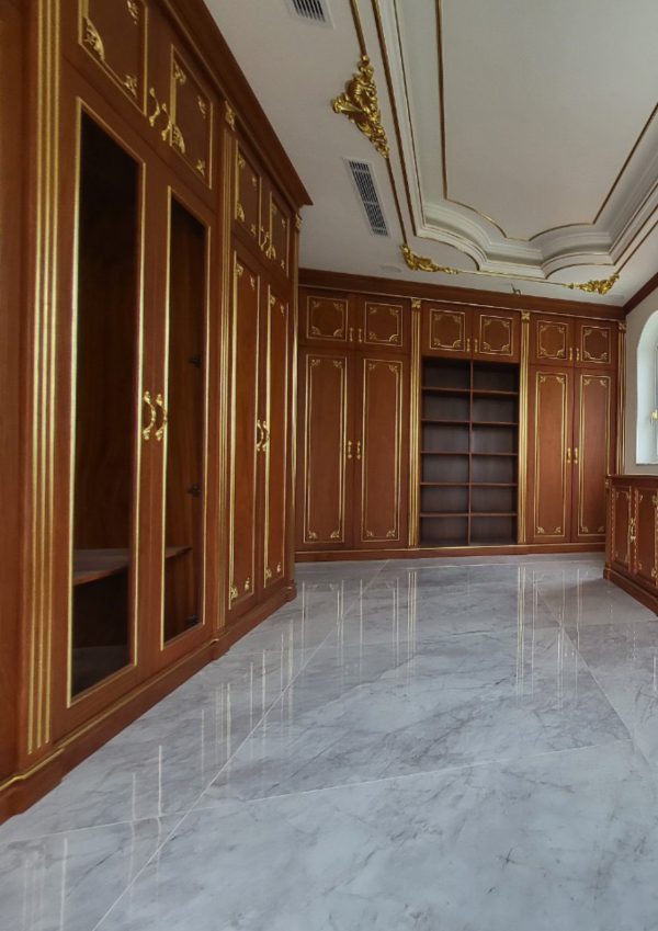 Thiết Kế và Thi Công Comple Phòng Thay Đồ Master Gỗ Đỏ Mạ Vàng