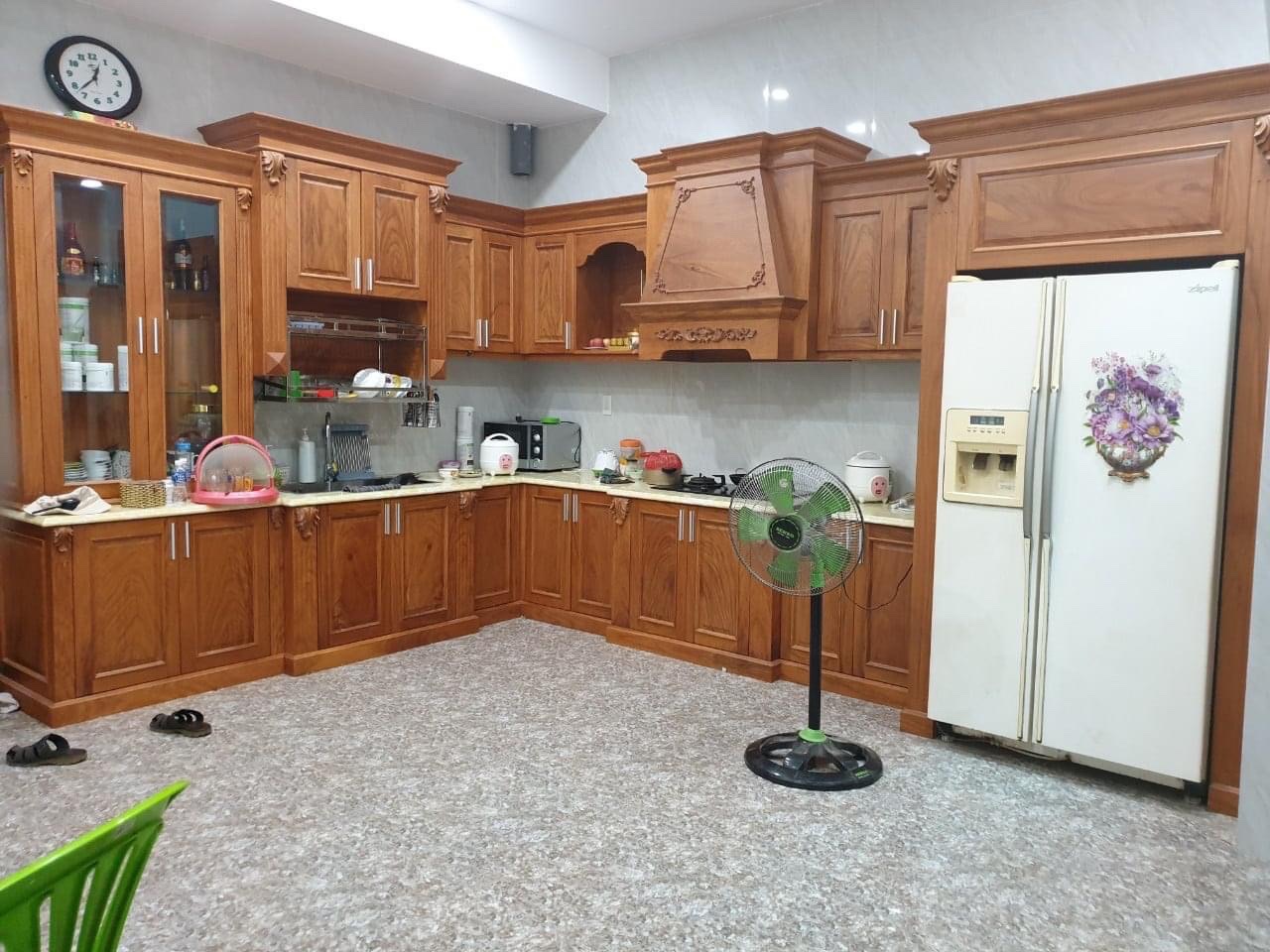 Thiết Kế - Thi Công Kệ Bếp KB001 Gõ Đỏ